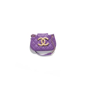 Ch*el vanity with chain