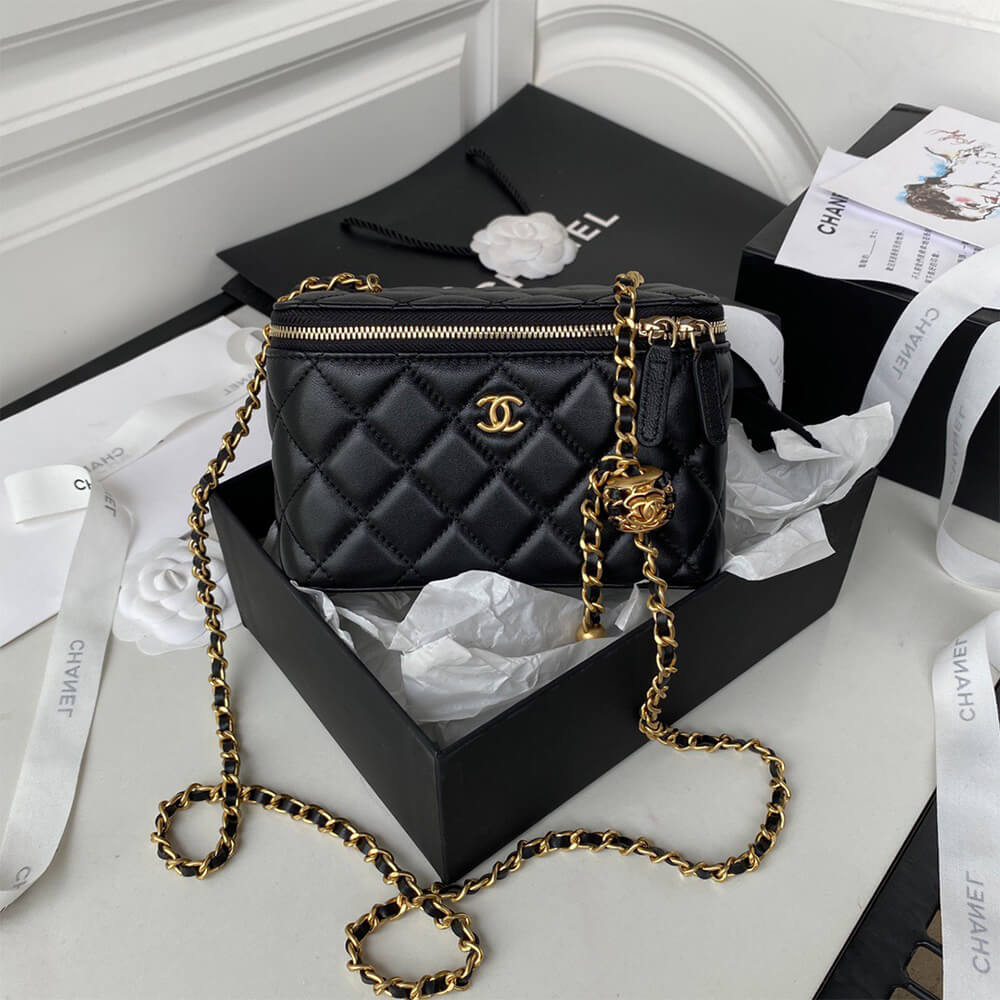Ch*el vanity with chain