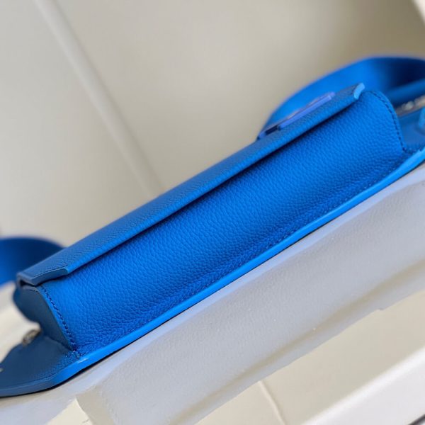 LV Takeoff Slingbag